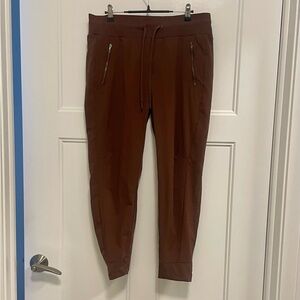 Athleta Trekkie North Highrise Jogger size 12 Mahogany